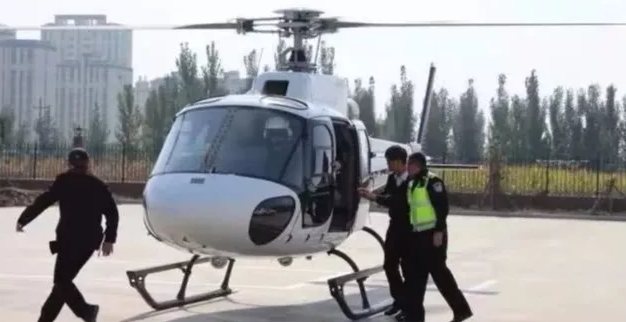 直升机紧迫出动！！让高速公路直升机救援成为常态！！为生命争分夺秒！！