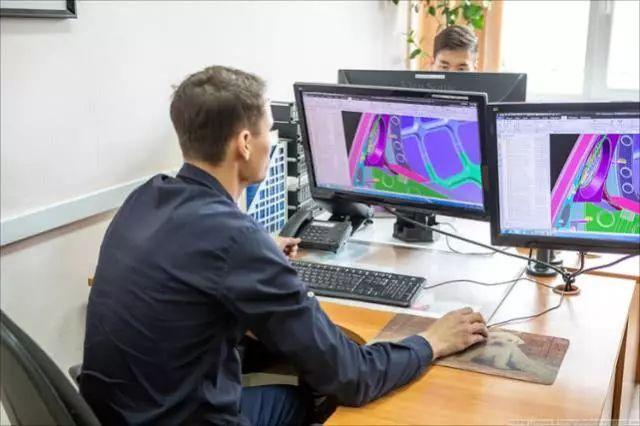 俄罗斯公开一直升机生产基地内部场景，历史已生产出90000架飞机